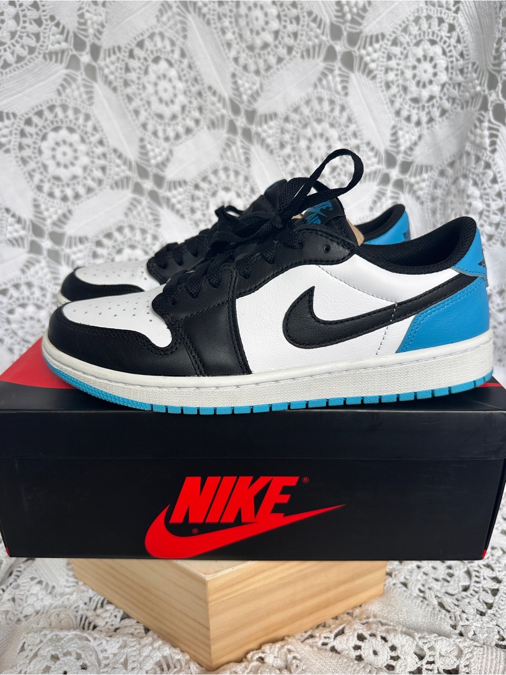 Air Jordan 1 Retro Low OG 'Dark Powder Blue / UNC' (CZ0790-104) Women’s Size 9